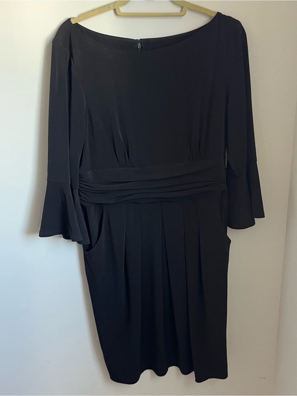 ELIZA J Size 14 Sheath Dress Black 3/4 Bell Sleeve Stretch Knit Knee Length